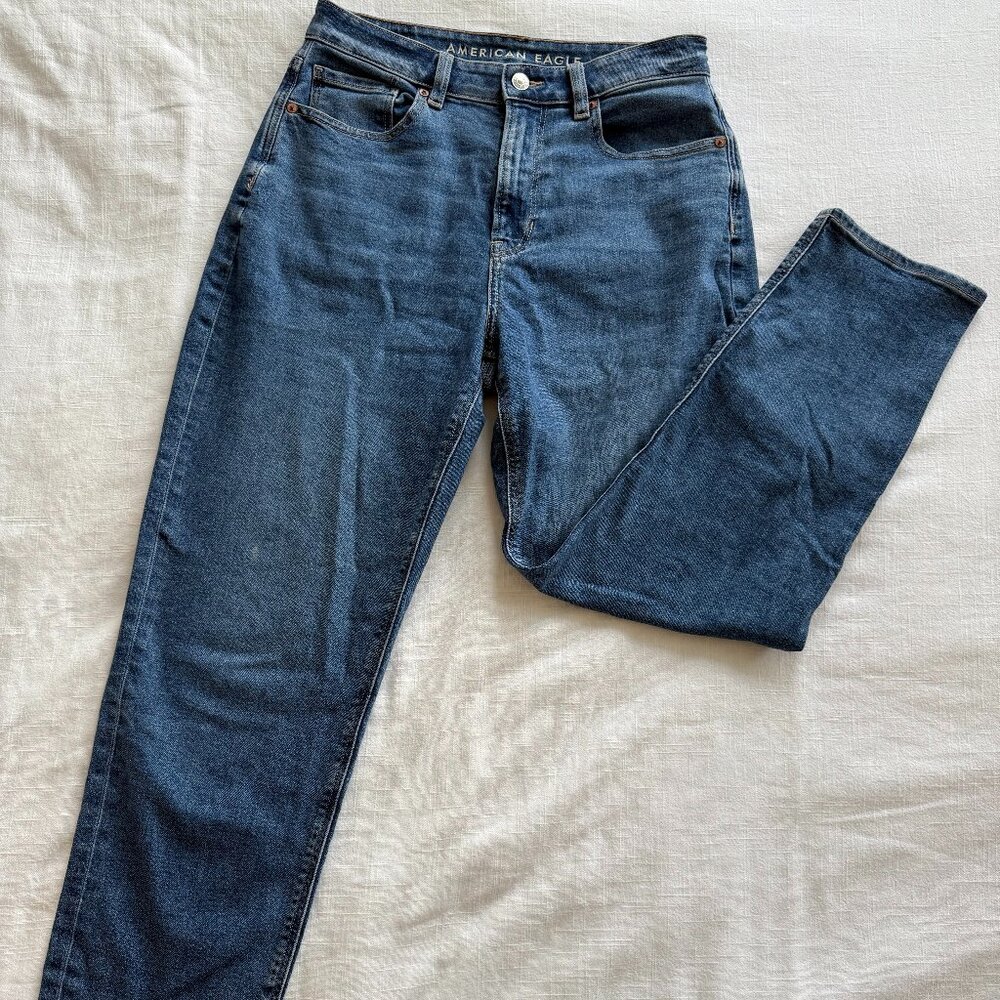 American Eagle High Waist Mom Jeans, Size 6